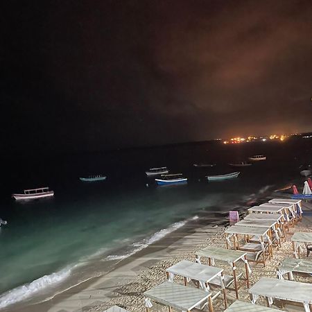 Mandala Beach Club Hotel Pendales Exterior photo